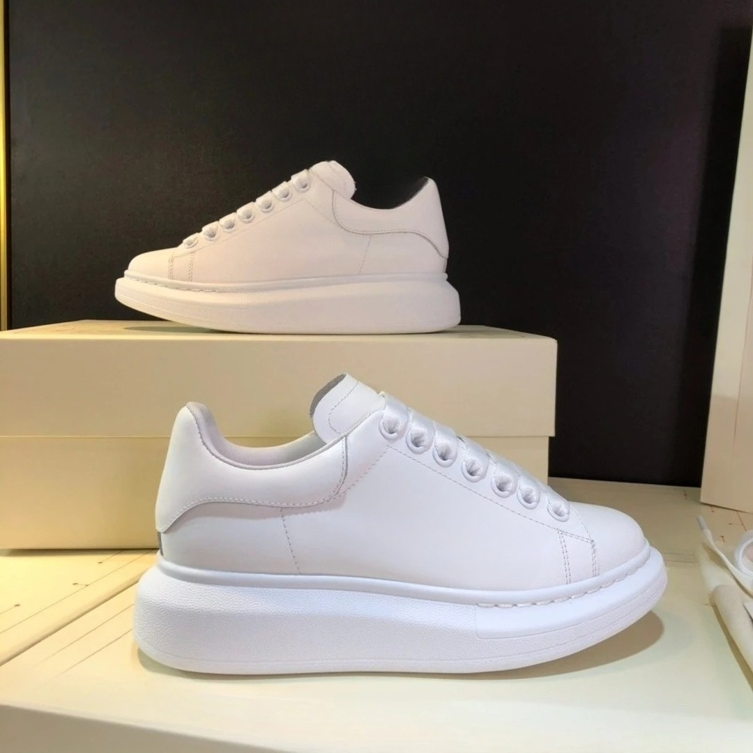 26 Luxury Summer Sporty Casual White Sneakers Outdoor Hiking and Running Shoes, Stylish Couple Casual Sports Shoes Holiday