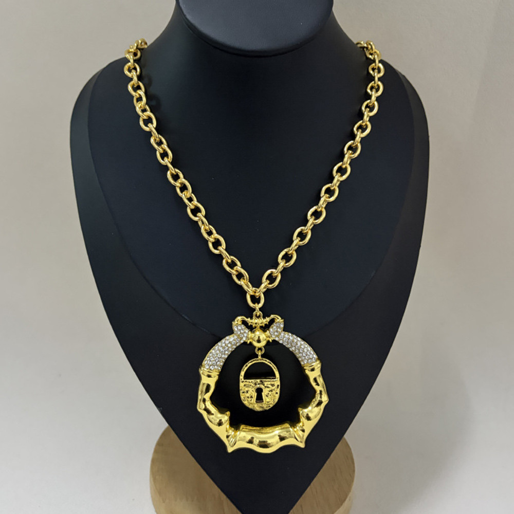 1PC New Women's Long Chain Necklace Metal Alloy Lock Pendant Jewelry Sweater Statement Accessory pen gpt