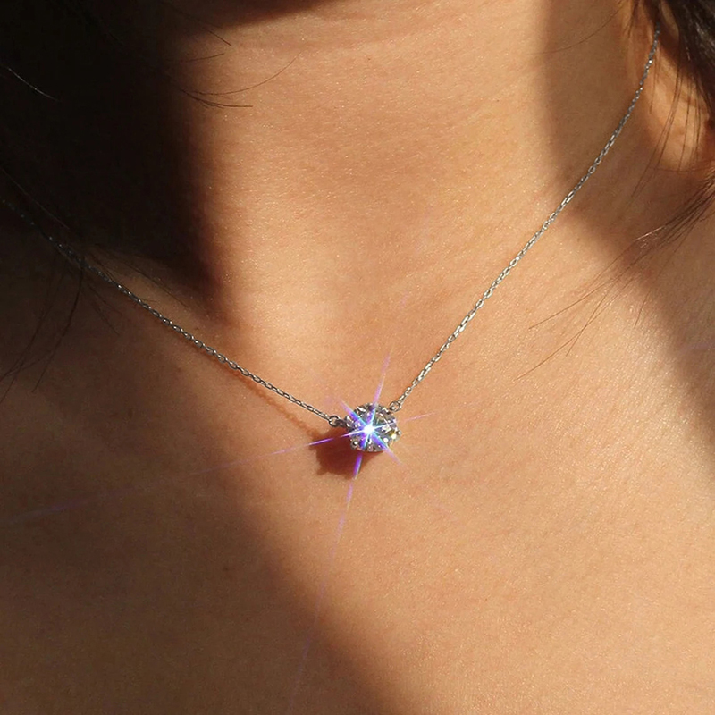 Huitan Minimalist Round Cubic Zircon Pendant Necklace for Womem Silver Color/Gold Color Simple Elegant O Chian Necklace Jewelry