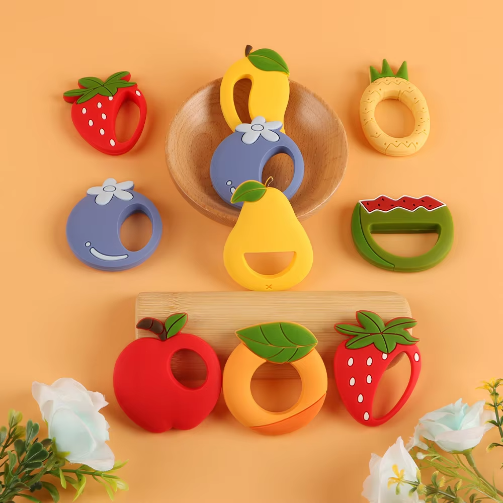 1pc Baby Fruit Style Silicone Rattle Teether Toy Newborn Chews Food Grade Silicone Teethers Infant Training Bed Toy Chew Toy Kid