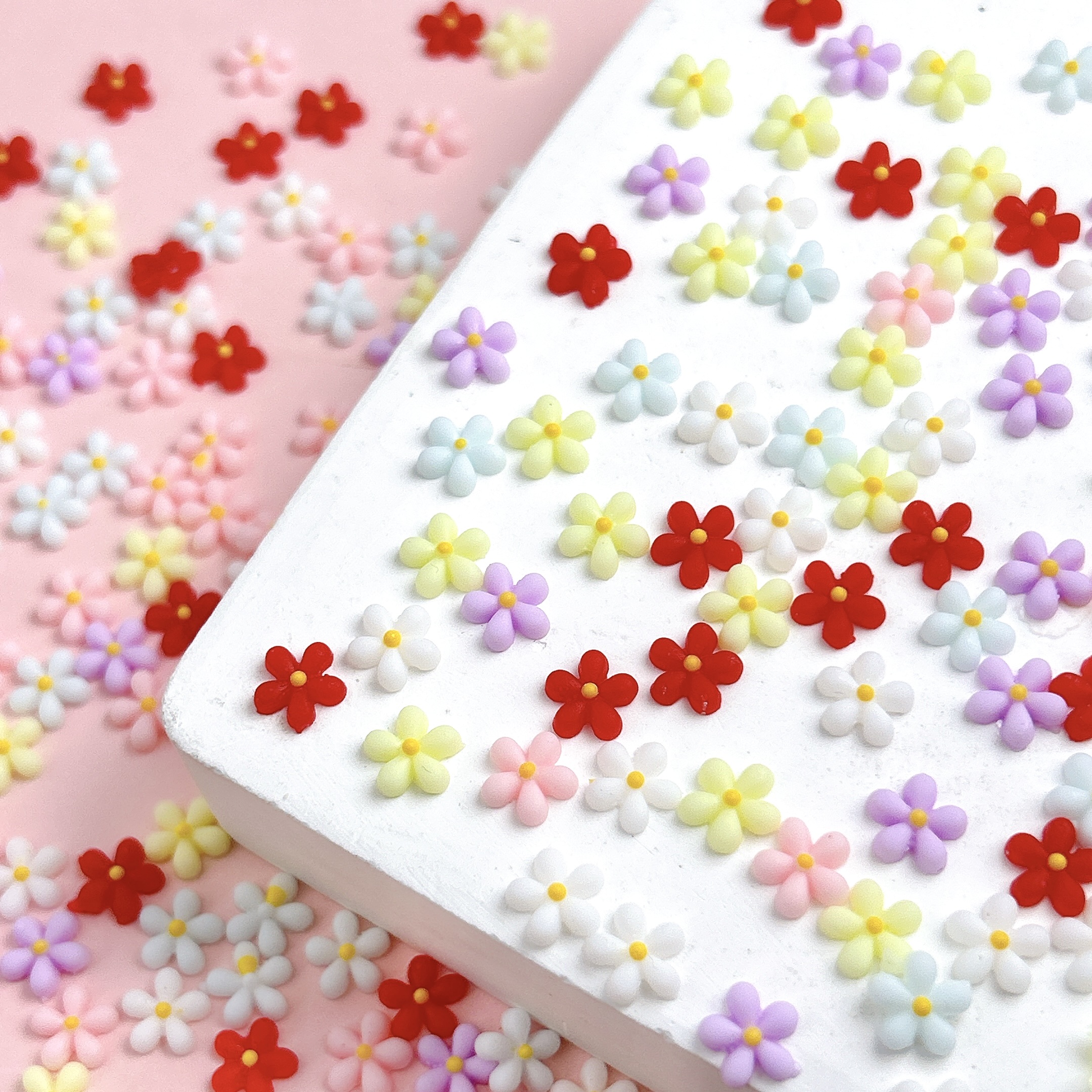 30PCS Sweet Creative Five Petal Flower Resin Nail Charms 3D Cute Minimalist Colorful Fresh Blossoms Nail Art Decorations for DIY