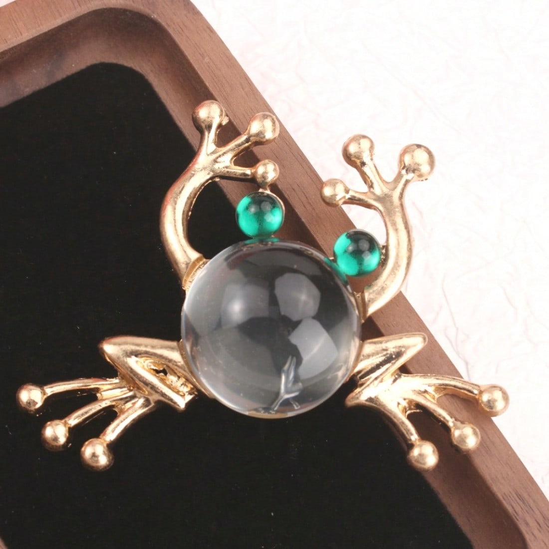 Gold-Tone Cute Frog Brooch - Clear Gemstone & Green Accents, Intricate Vintage Animal Design, for Daily Outfits, Ideal