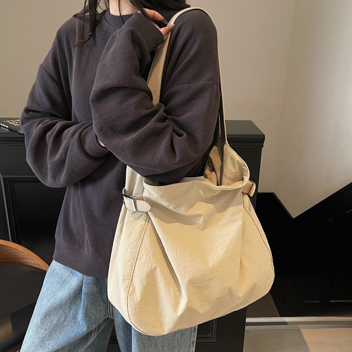 Japanese Style Canvas Tote Bag for Women 2025 New Fashion Shoulder Bag Simple and Versatile for Work and Work Clothing Large Capacity Traveling Shopping Student Class