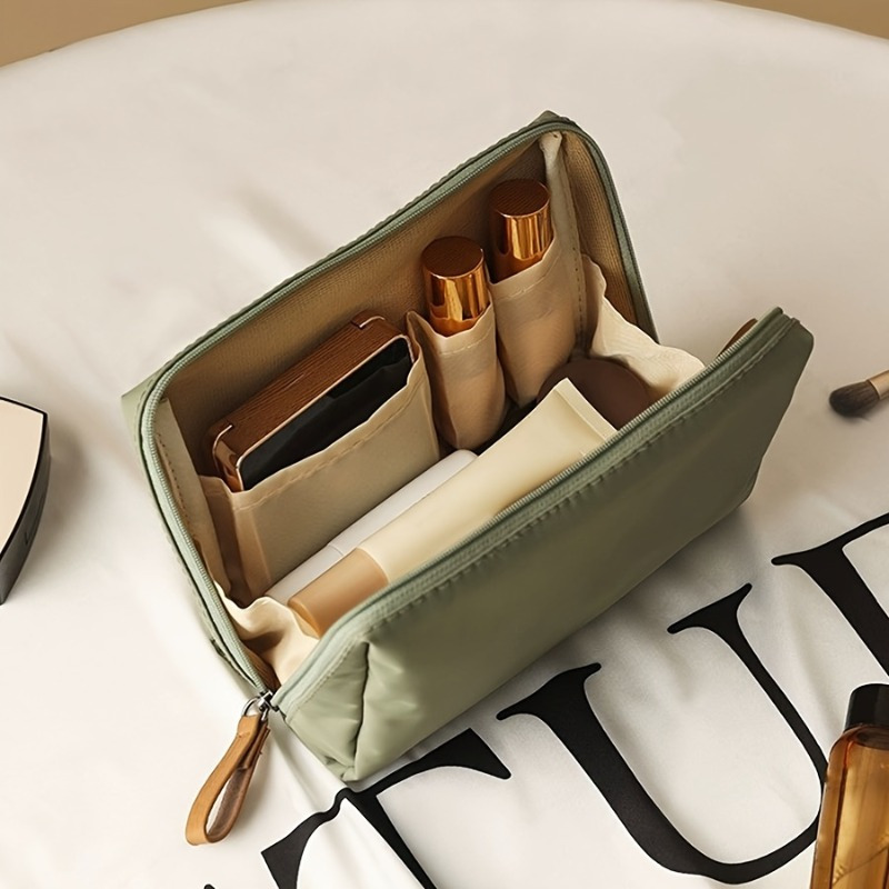 1pc Compact, portable, waterproof women's makeup bag - Durable polyester structure, odorless mini makeup bag