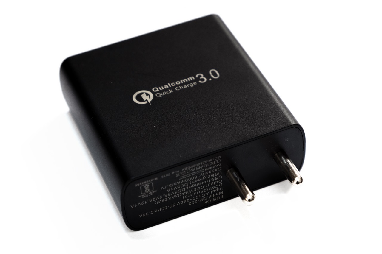 6000 mah power bank plus 2 usb charger