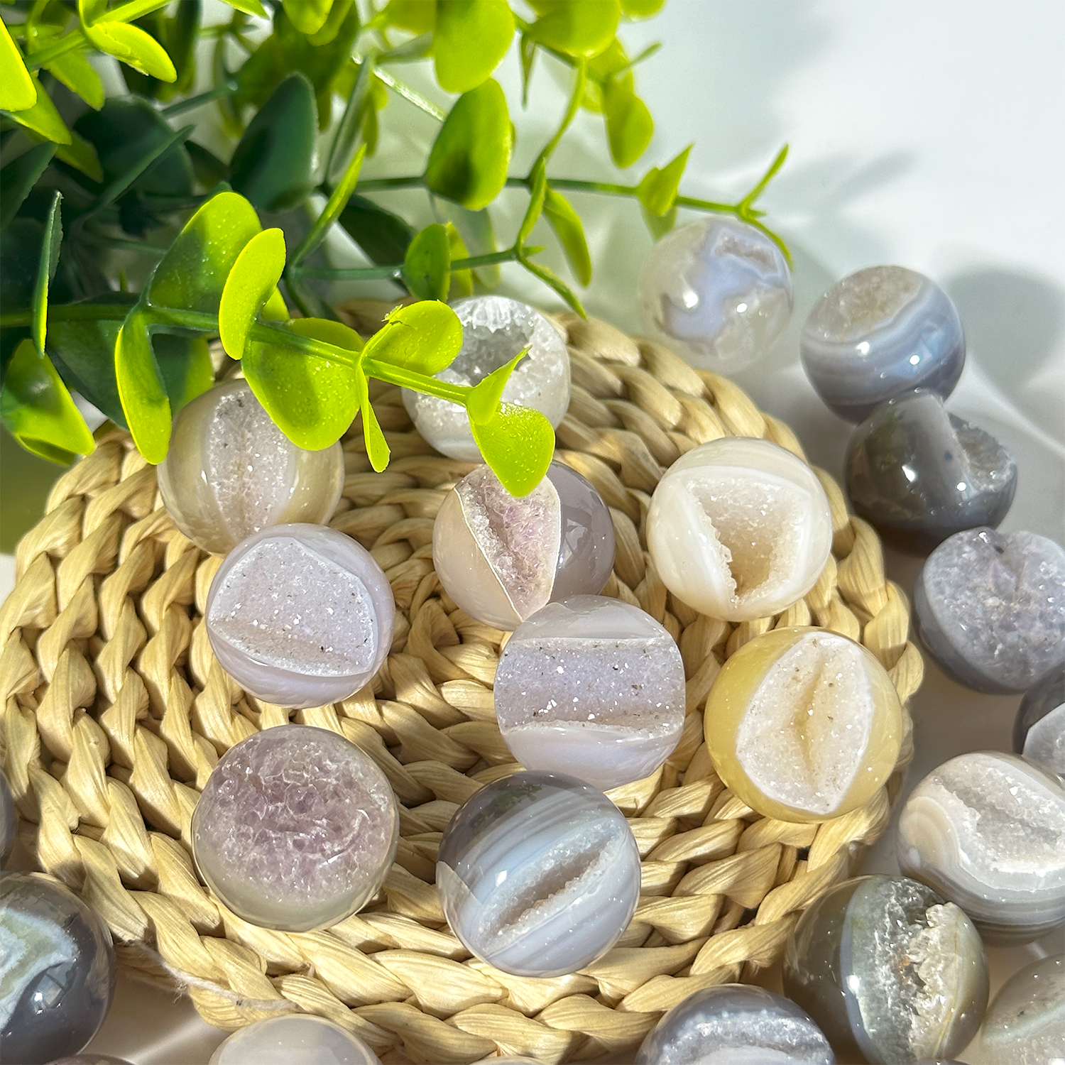 1pc High Quality Natural Agate Geode Sphere,Natural Crystal Sphere, Natural Stone Decoration Ornament for DIY Jewelry Making