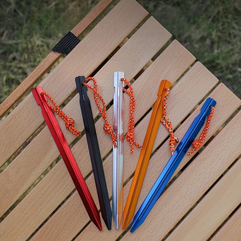 8PCS/Pack Ultra-Light Aluminum Alloy Tent Pegs Triangular Nail Stake Reinforced 18CM with Rope Outdoor Camping Accessory