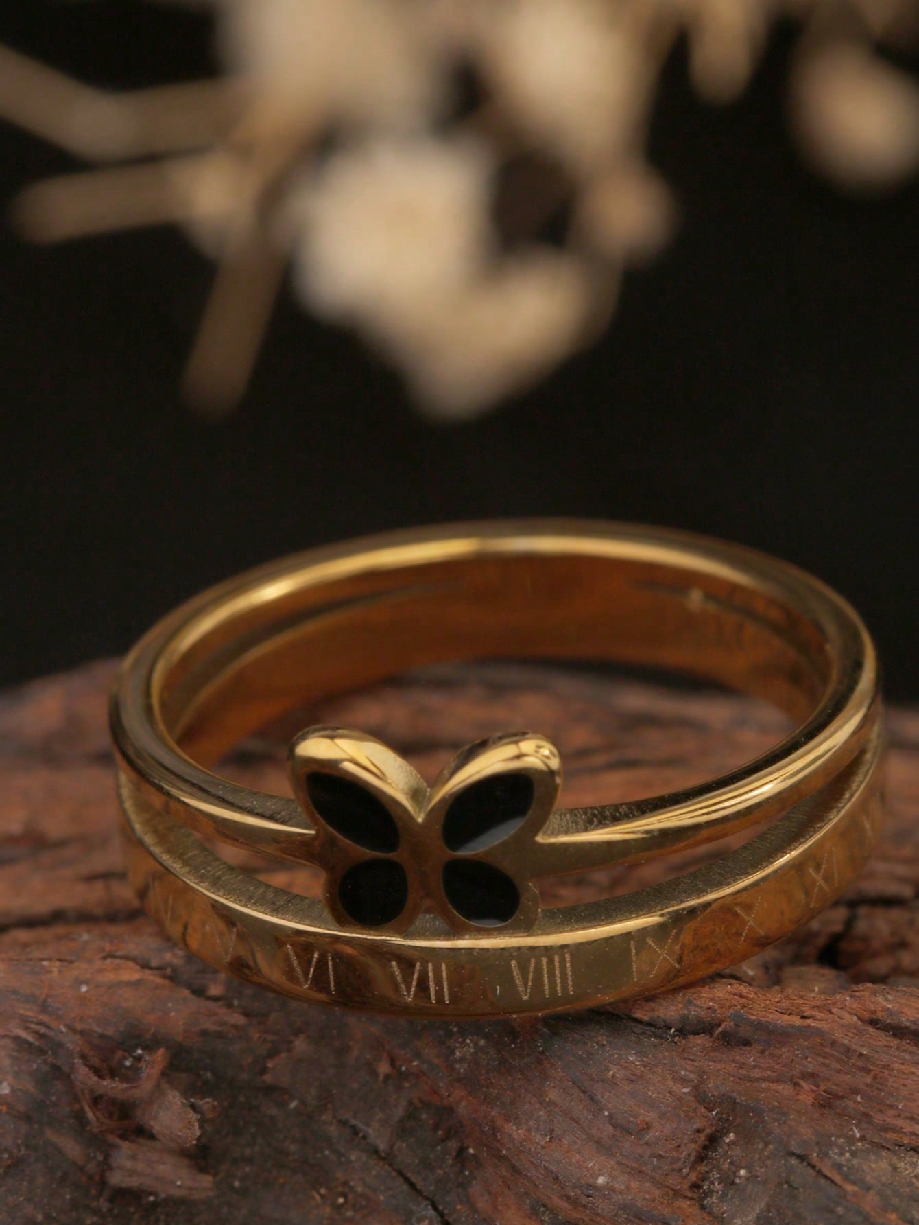 1 Piece Roman Numeral Black Butterfly Ring, Simple Style, 18K Gold Stainless Steel Crown Finger Ring, Versatile and Fashionable, Suitable for Daily Wear by Both Men and Women
