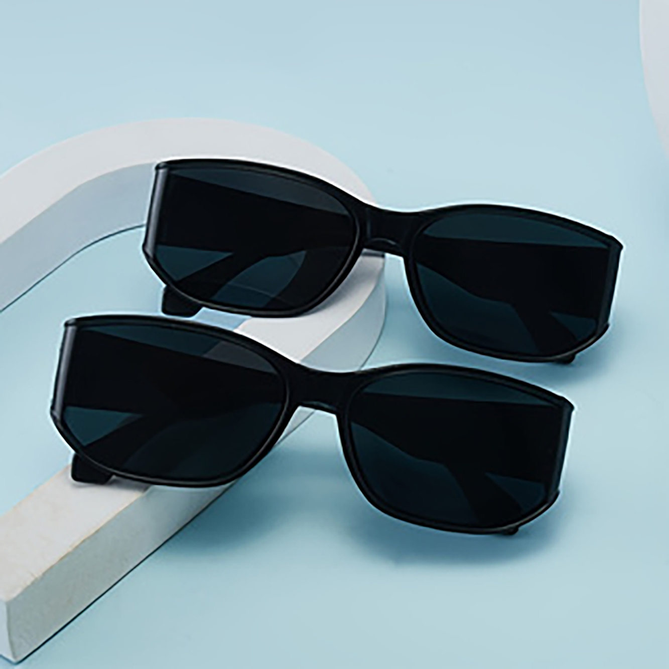 2 pairs of fashionable minimalist cat eye women's glasses with high-end curved design; versatile trendsetter; a must-have for sm