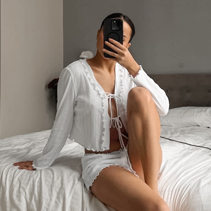 Spring and Summer New Ladies White Hollow Jacquard Pajamas Homewear Suit Long-Sleeved Shorts Homewear Summer Clothing