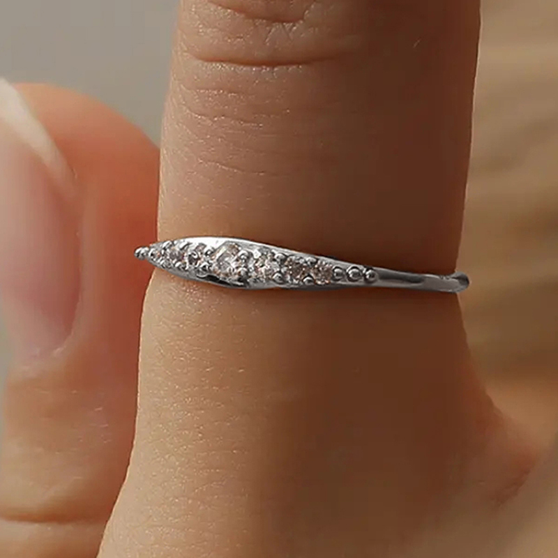 Huitan Daily Wear Women Rings Statement 3 Metal Colors Simple Stylish Thin Rings with Shiny CZ Stone Minimalist Jewelry
