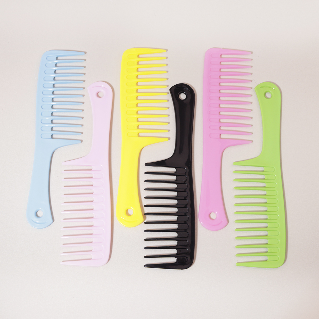 1pc Detangling Comb Professional Handle Cutting Hairdressing Comb Styling Barber Tooth Comb Travel，Special for real hair