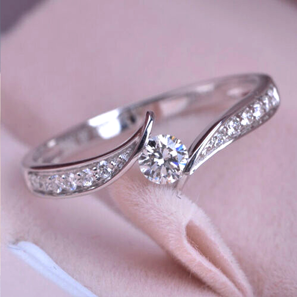 Huitan Water Drop Cubic Zirconia Crystal Women's Necklace Simple and Elegant Female Accessories Wedding Jewelry 2021 Trendy