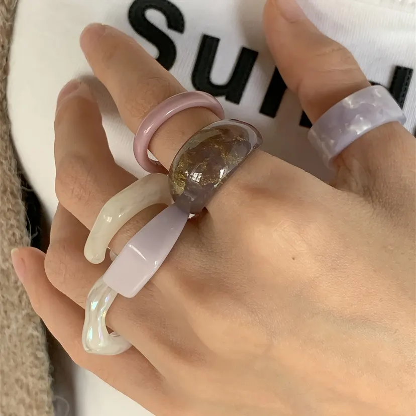6-piece Bohemian retro style women's fashionable and elegant stackable multi-color acrylic resin ring for daily banquet wear