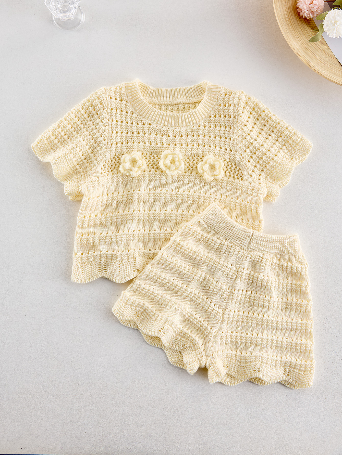 2026 Spring/Summer New Sweet Crochet Lace Hollow Design Girls' Flower Short Knitted Vest and Shorts Set