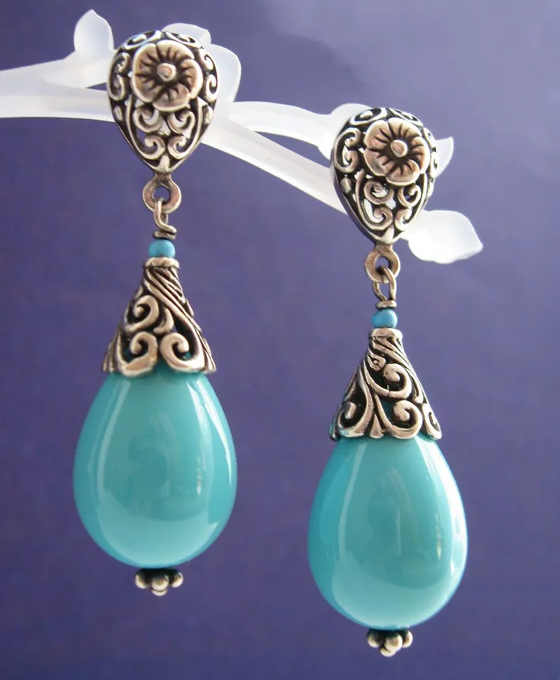 Vintage Metal Hand Carved Flower Pattern Earrings Women Water Drop Earrings