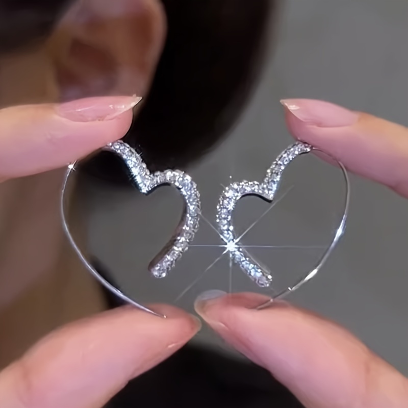1pair Exquisite Sparkling Heart-shaped Earrings For Girls, Holiday