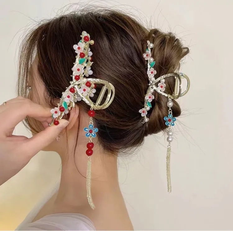 Nepal Fashion Wear Korean Retro Pearl Bear Hair Clip For Women