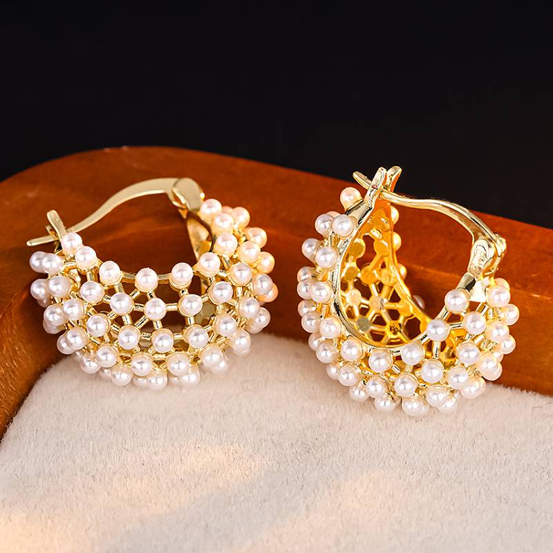 Huitan Gentle Imitation Pearl Women Hoop Earrings Elegant Party Wedding Accessories Gold Color Luxury Jewelry for Lady Chic