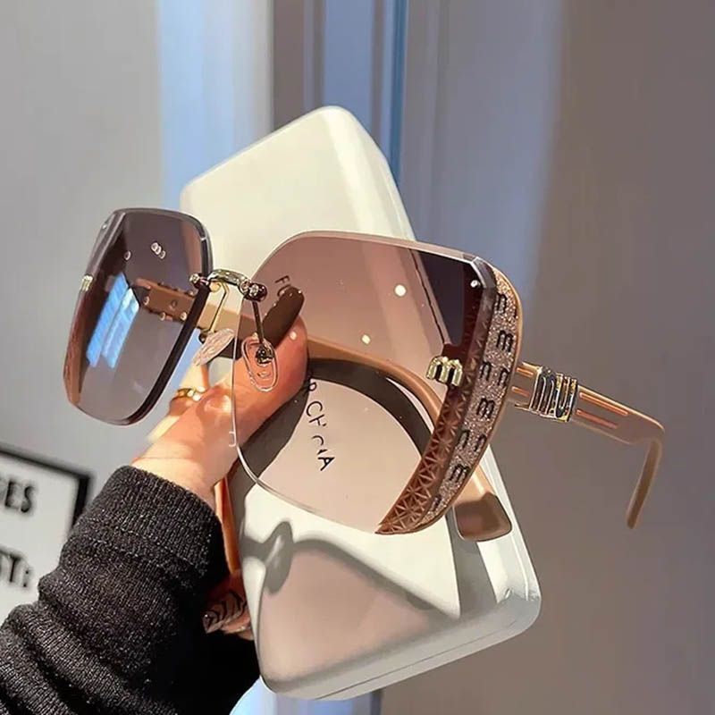 QVQV Fashion Oversized Square Sunglasses Women 2026 New Side Frame Letters Luxury Brand Sun Glasses Trendy Driving Eyeglasses