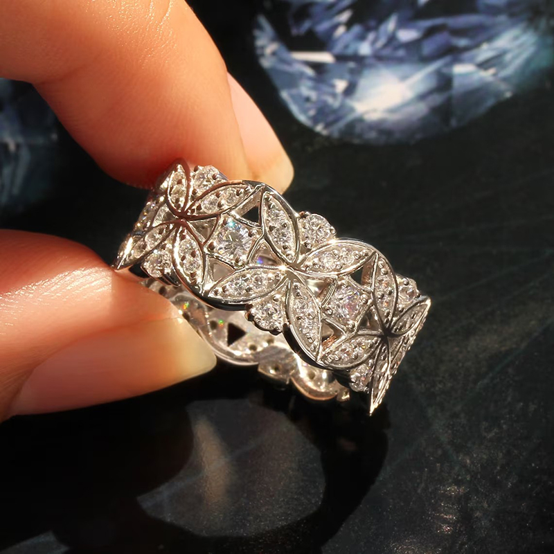 Huitan Luxury Exquisite Silver Color Finger Ring Female Shinning Cubic Zirconia Jewelry for Wedding Aesthetic Accessories