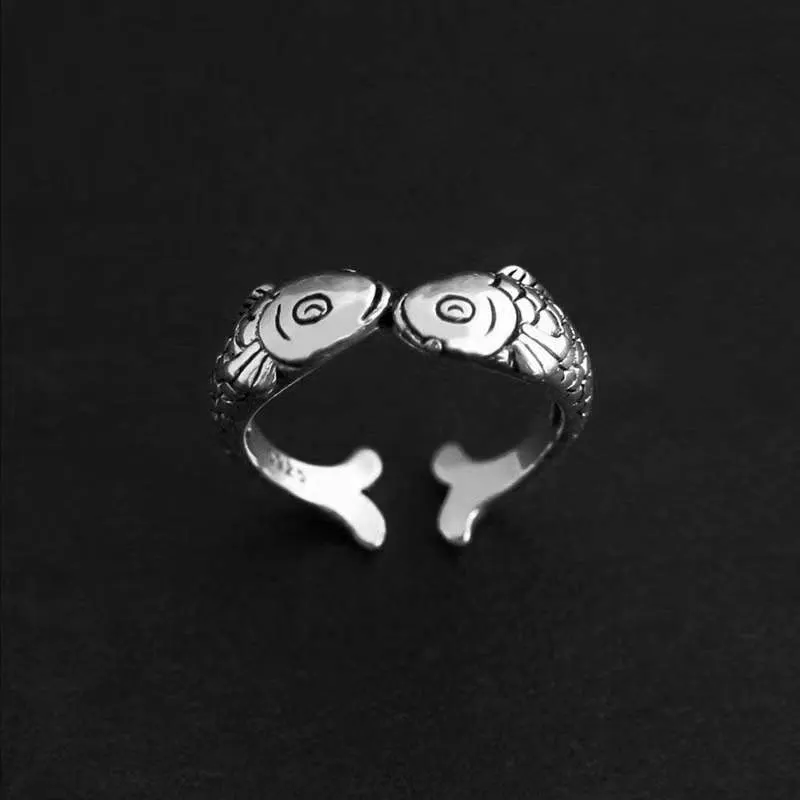 New Retro 925 Sterling Silver Jewelry Fashion Small Goldfish Pisces Fish Kiss Animal Elegant Opening Rings R143