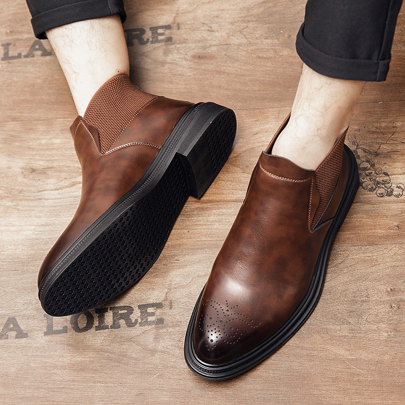 High-top leather shoes are versatile for men brogue retro British-style business shoes and youth formal wear casual shoes trend