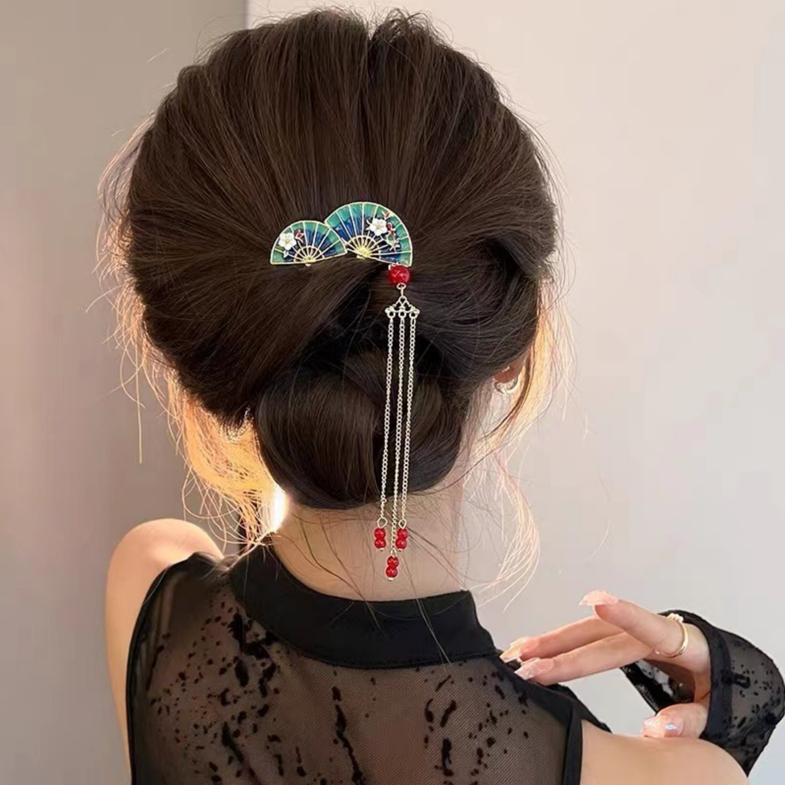 1PC Chinese Style Fan - Shaped Hair Clip with Tassel, Retro Enamel Hair Accessory for WomenElegant Hairpin for Traditional