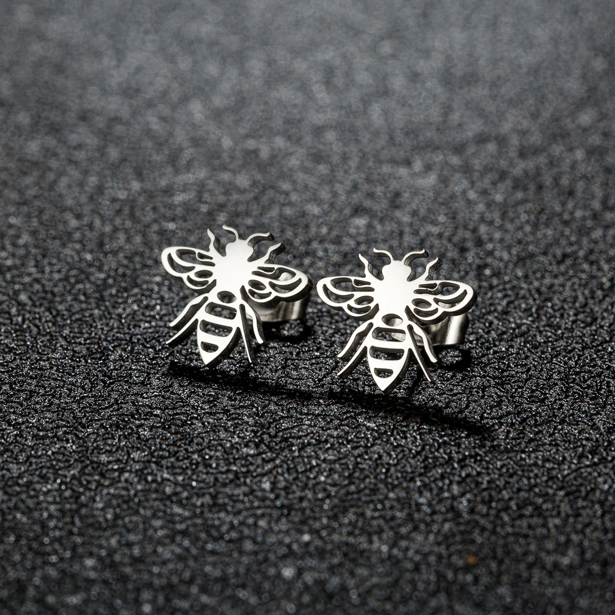 1Pair Small Bee Stud Earring Stainless Steel Mini Insect Bee Earrings Earrings For Women Girls Party Jewelry