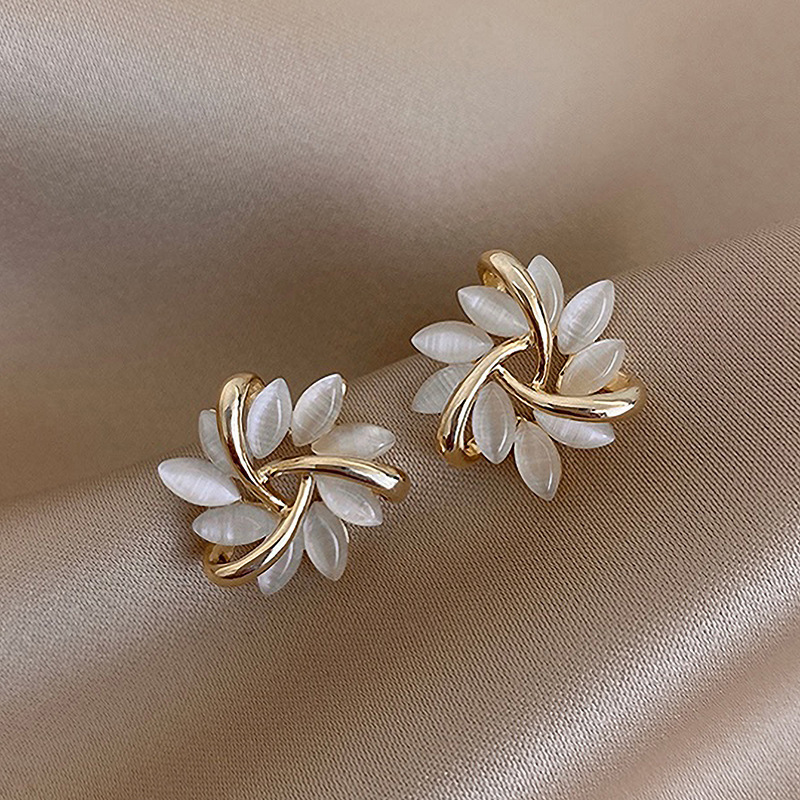 Cat's Eye French Petal Earrings Korean Fashion Gold Color Earrings For Women Simple Elegant Jewelry Trendy Party Accessories