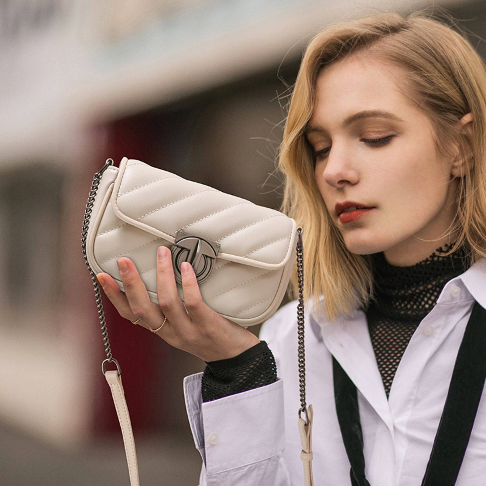 ITAMOOD Leather Quilted Chain Shoulder Bag, Luxury and Elegant Women's Crossbody Bag, Holiday Small Square Bag