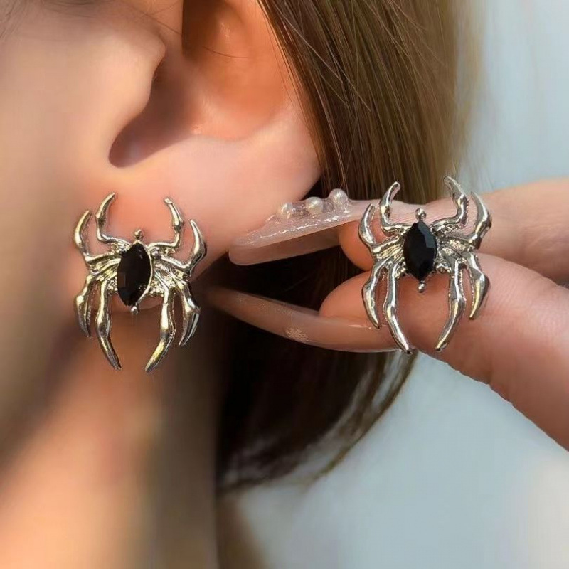 S925 silver needle Korean minimalist spider earrings; dark retro personalized luxury earrings with a sense of design