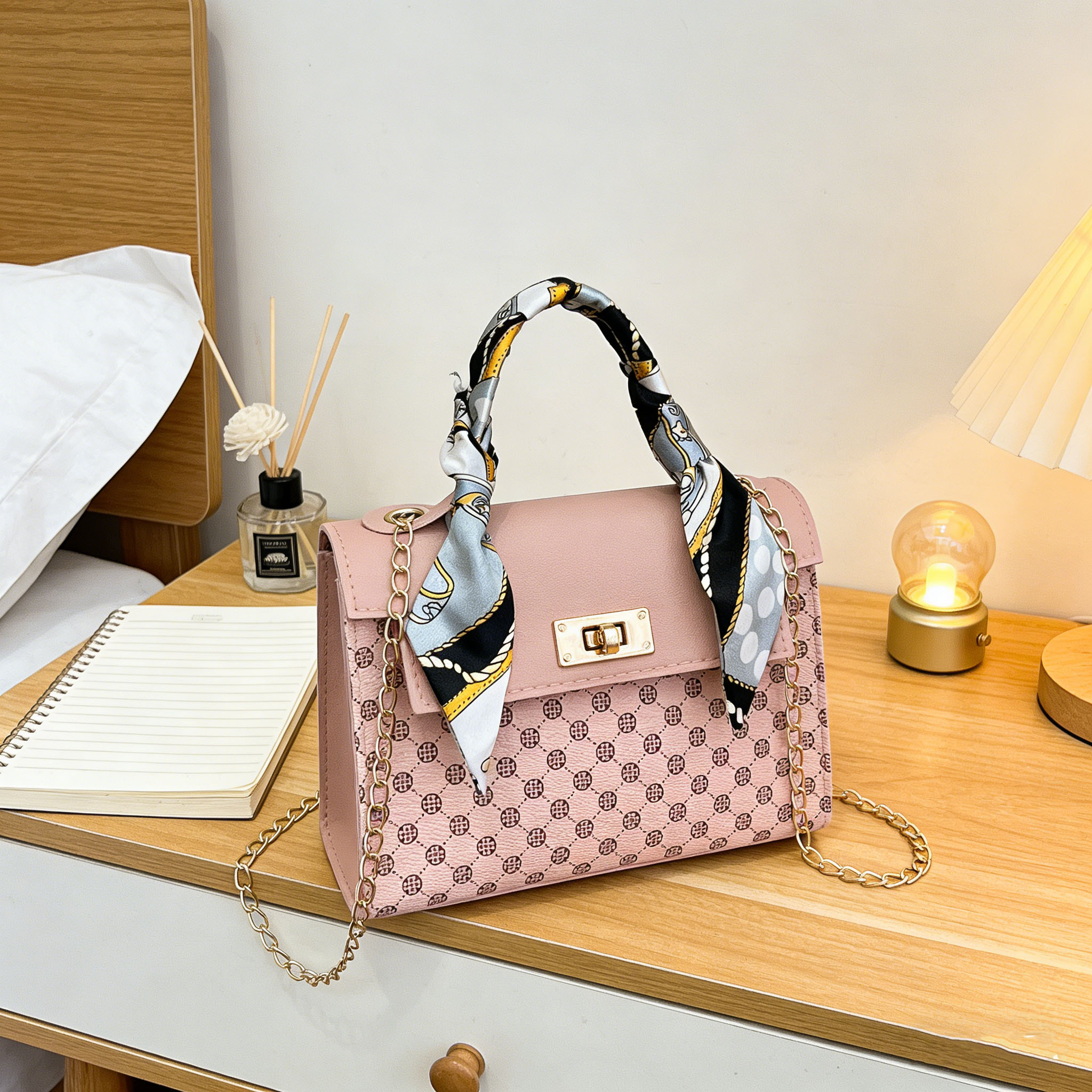 Women Crossbody Bag Thread Luxury Handbag Shoulder Bags Brand Sequined Tassel Clutch Small Bag and Purse Party