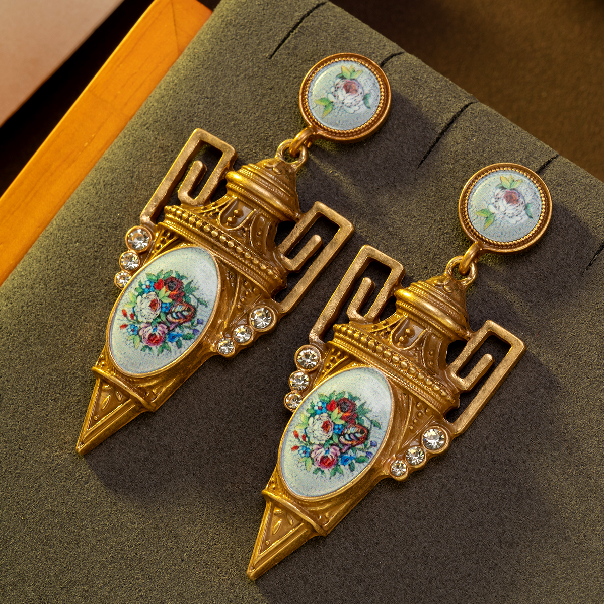 1 Pair of Vintage Blue Multi-Element Star and Moon Round Face-Shaped Leaf Tassel Earrings Suitable for Women's Daily Wear, s, and Dance Party Accessories