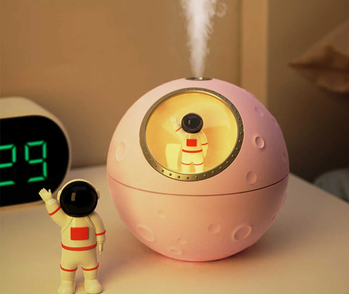 New Astronaut USB Mini Aroma Diffuser & Air Humidifier - LED Night Light, Aromatherapy Essential Oil Diffuser for Home, Kids Bedroom & Office