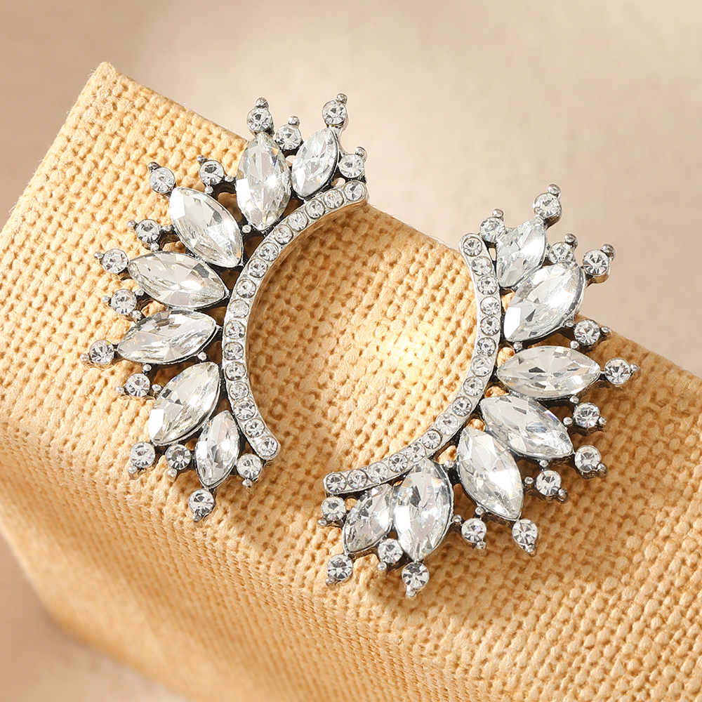 1 pair of vintage full diamond new alloy fan-shaped earrings