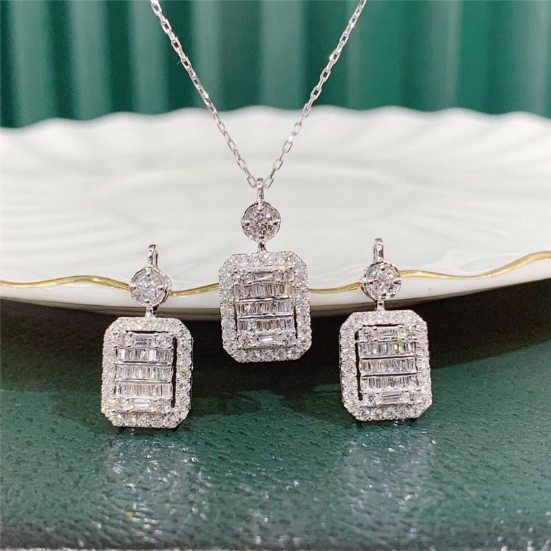 Huitan Luxury Crystal Cubic Zircon Square Pendant Necklace Temperament Elegant Women's Accessories Fancy New Trendy Jewelry
