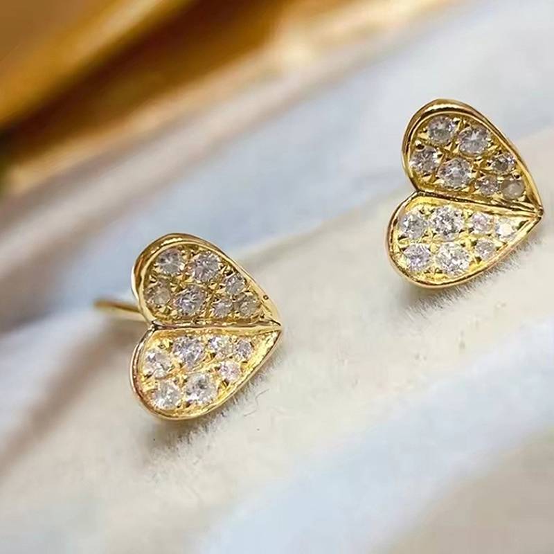 Huitan Sweet Lady Hoop Earrings Circle Shaped Inlaid Multiple Colors Shining Heart CZ Daily Anniversary Accessories Jewelry