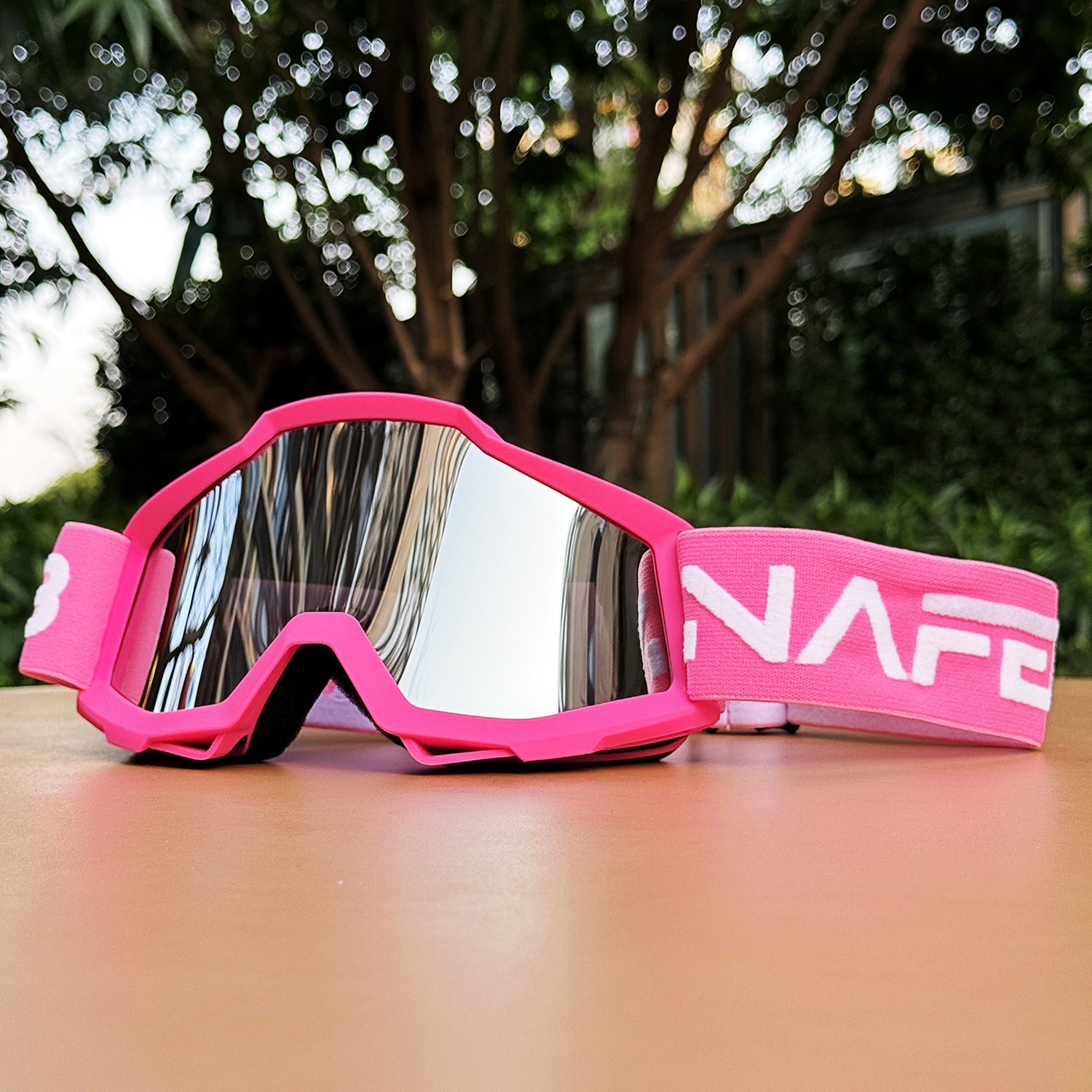 Motocross Goggles - HD Anti-Scratch Lens, Windproof/Dustproof for Off-Road Motorcycle & ATV Riding - Helmet Compatible