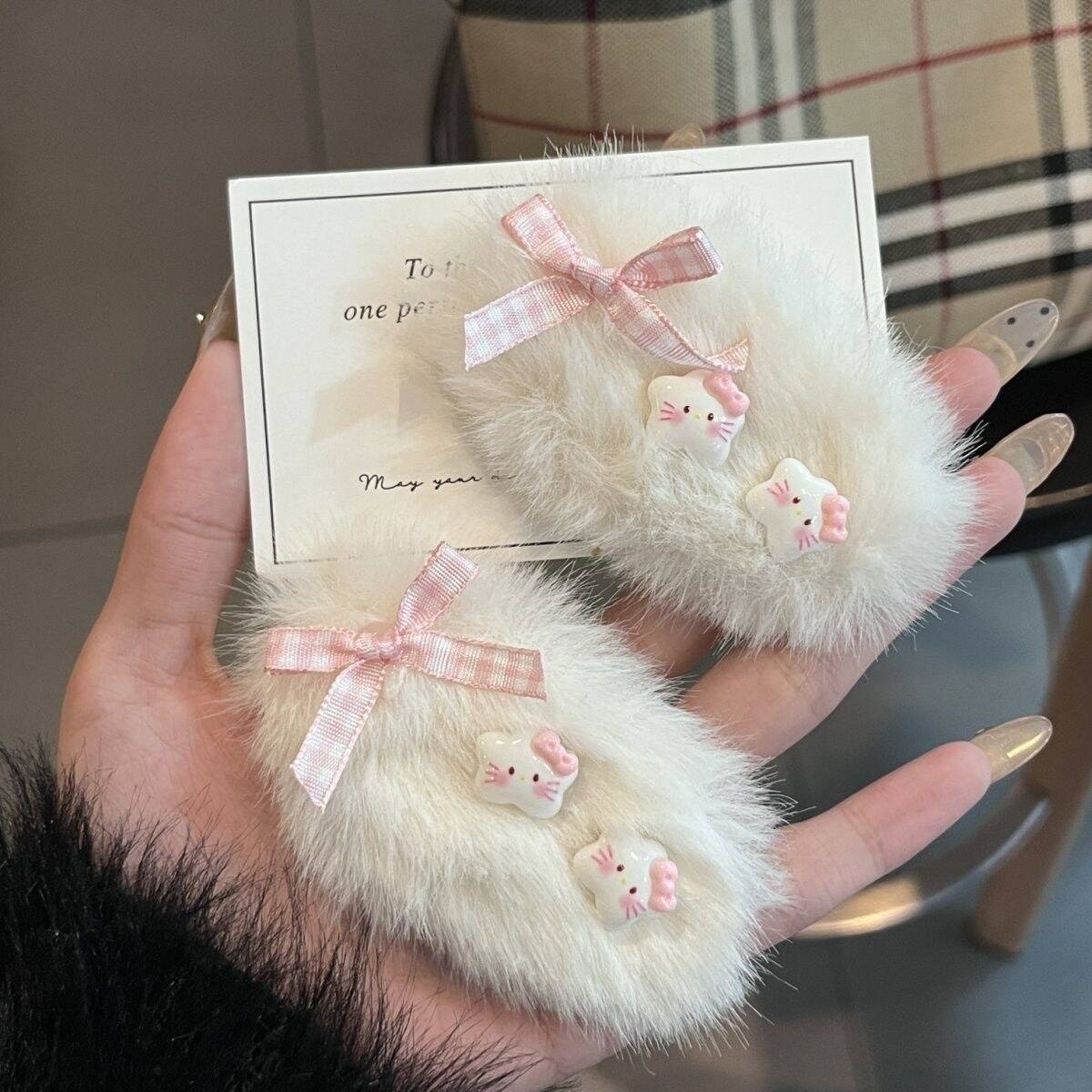 1pc Autumn and winter plush hair clip, furry star cartoon cute hair clip, sweet hair accessory for girls, bangs clip