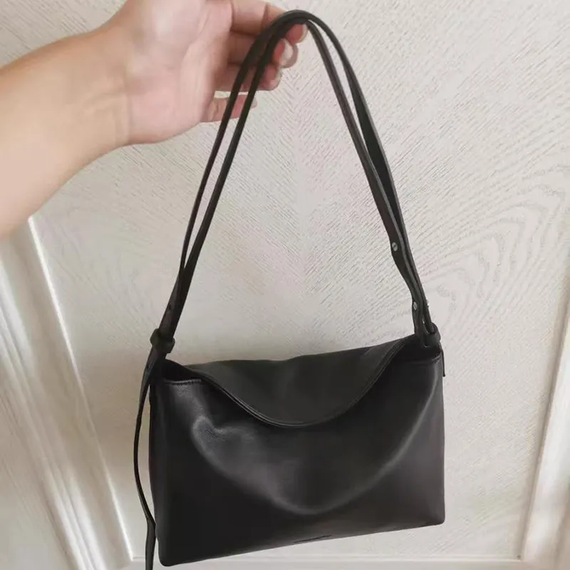 Korean Style Minimalist Hand-held Small Square Bag Women 2026 New Black Premium Sensory Tote Bag, Single Shoulder Crossbody Bag