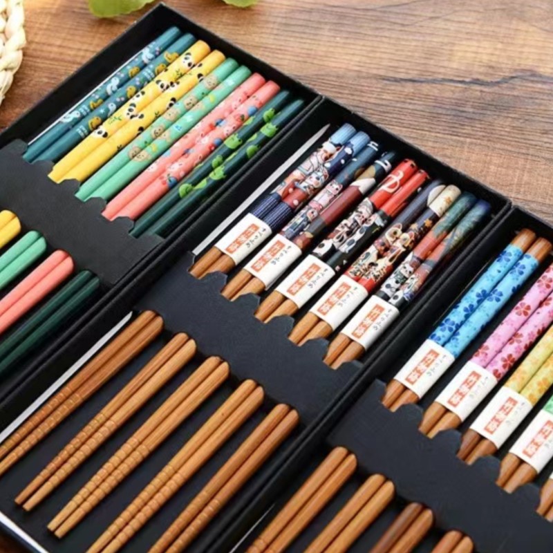 5 Pair/Set Chopsticks Korean Japanese Natural Non-Slip Wood Sushi Food Anti-skid Household Long Bamboo Tableware Chopsticks Set