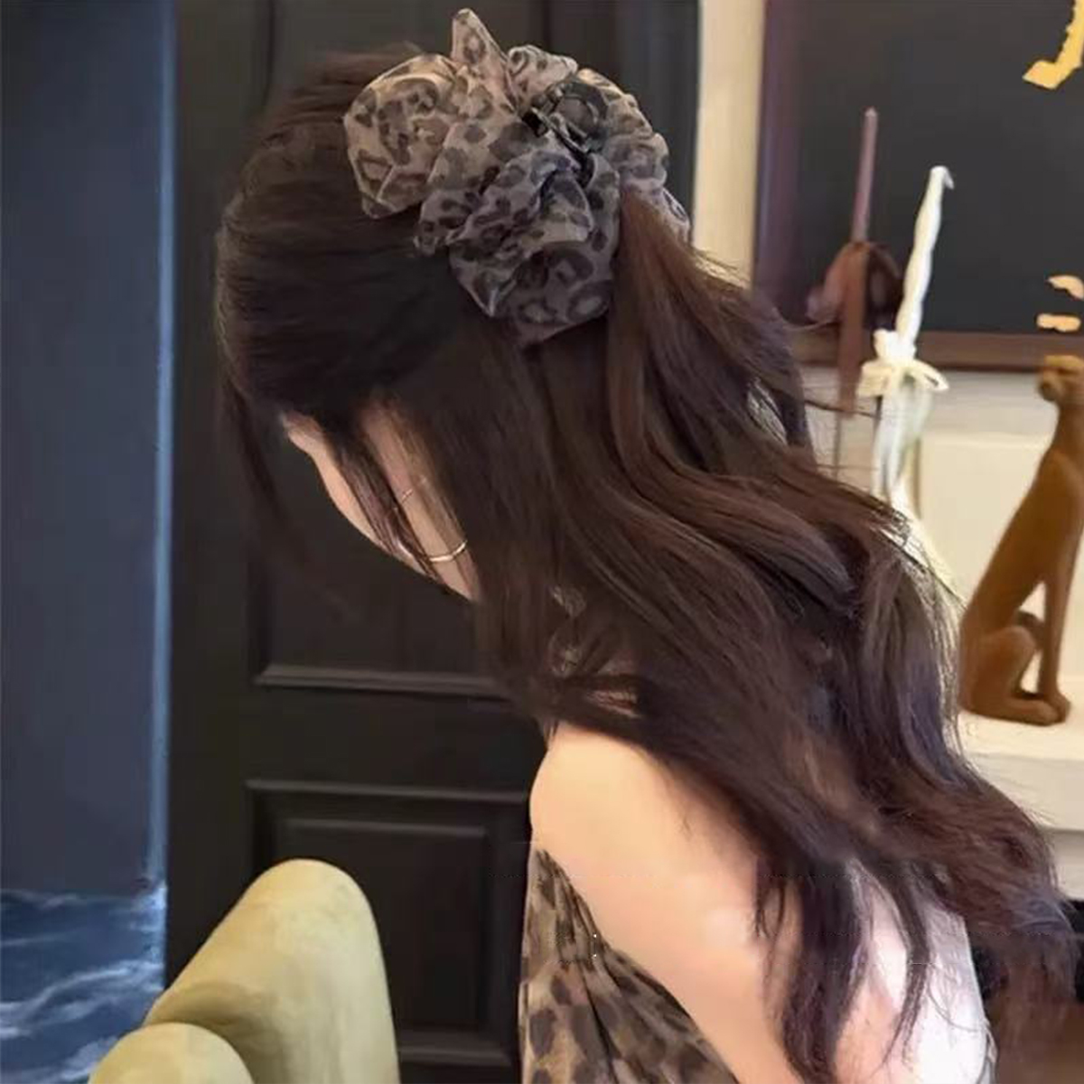 1pc retro elegant leopard print bubble gauze hair clip, women's back of head bun clip, high-end shark clip hair accessory