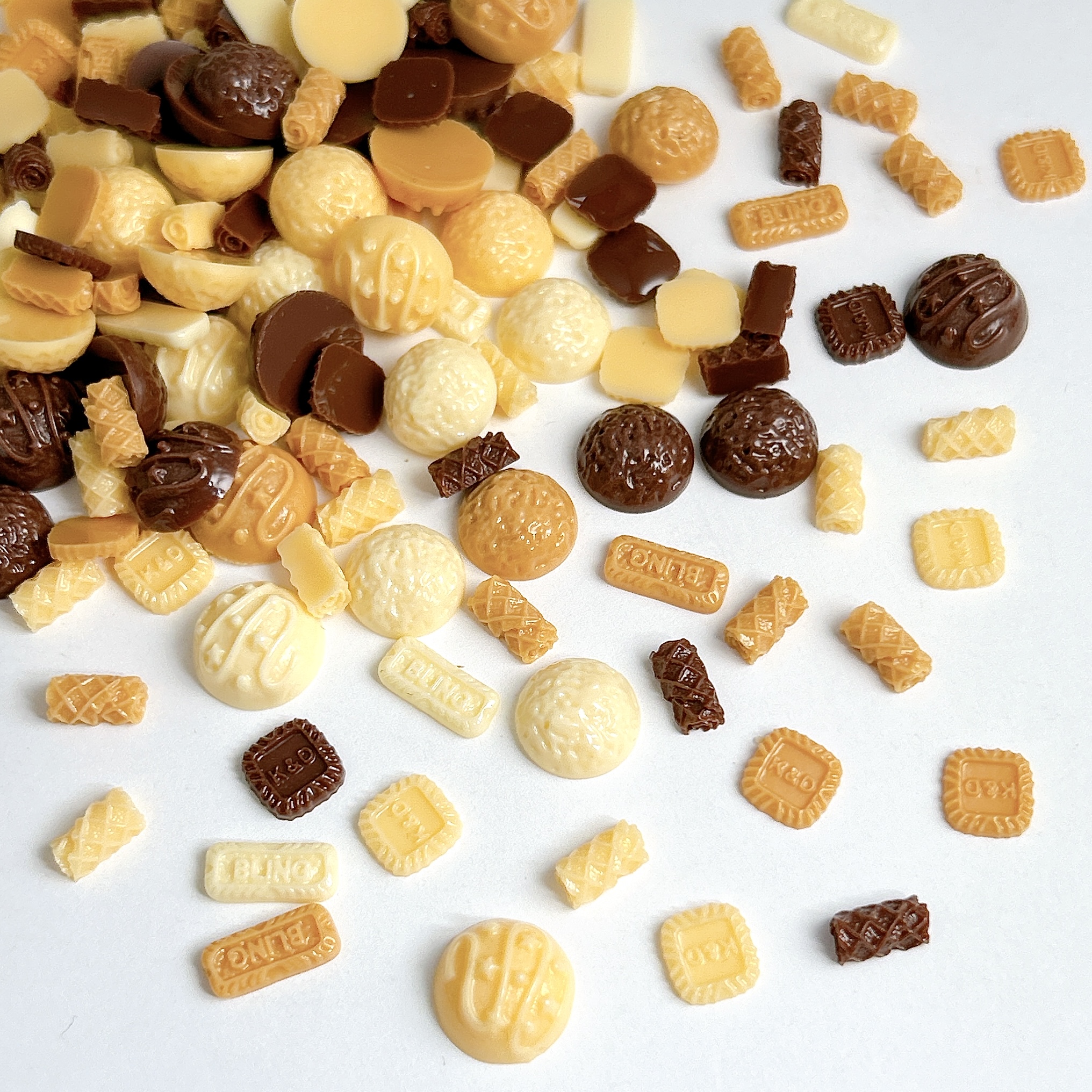 30PCS Multiple Style Simulated Egg Rolls Chocolate Nail Charms Creative Luminous Square Biscuits Nail Art Decorations DIY Nails