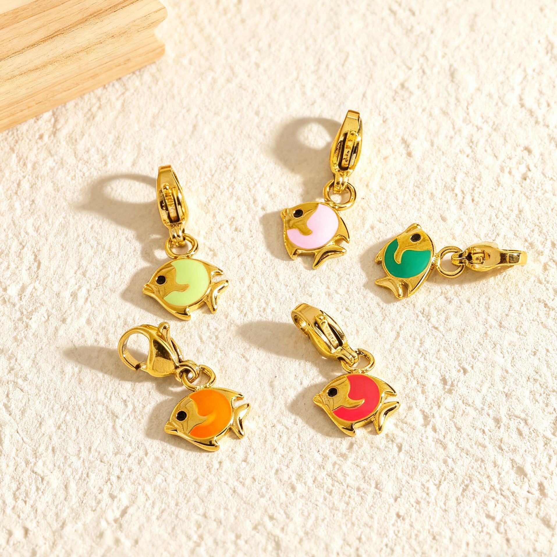 Muti color Fashion Tropical Fish Charm Gold Plated Stainless Steel Oil Drip Ocean Element Pendant for DIY Necklace Jewelry