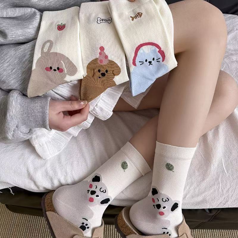 Dreamlikelin 1 Pair/4Pairs Autumn Winter Women Socks Japanese Style Cute Cartoon Animals Print Girls Students Middle Tube Socks