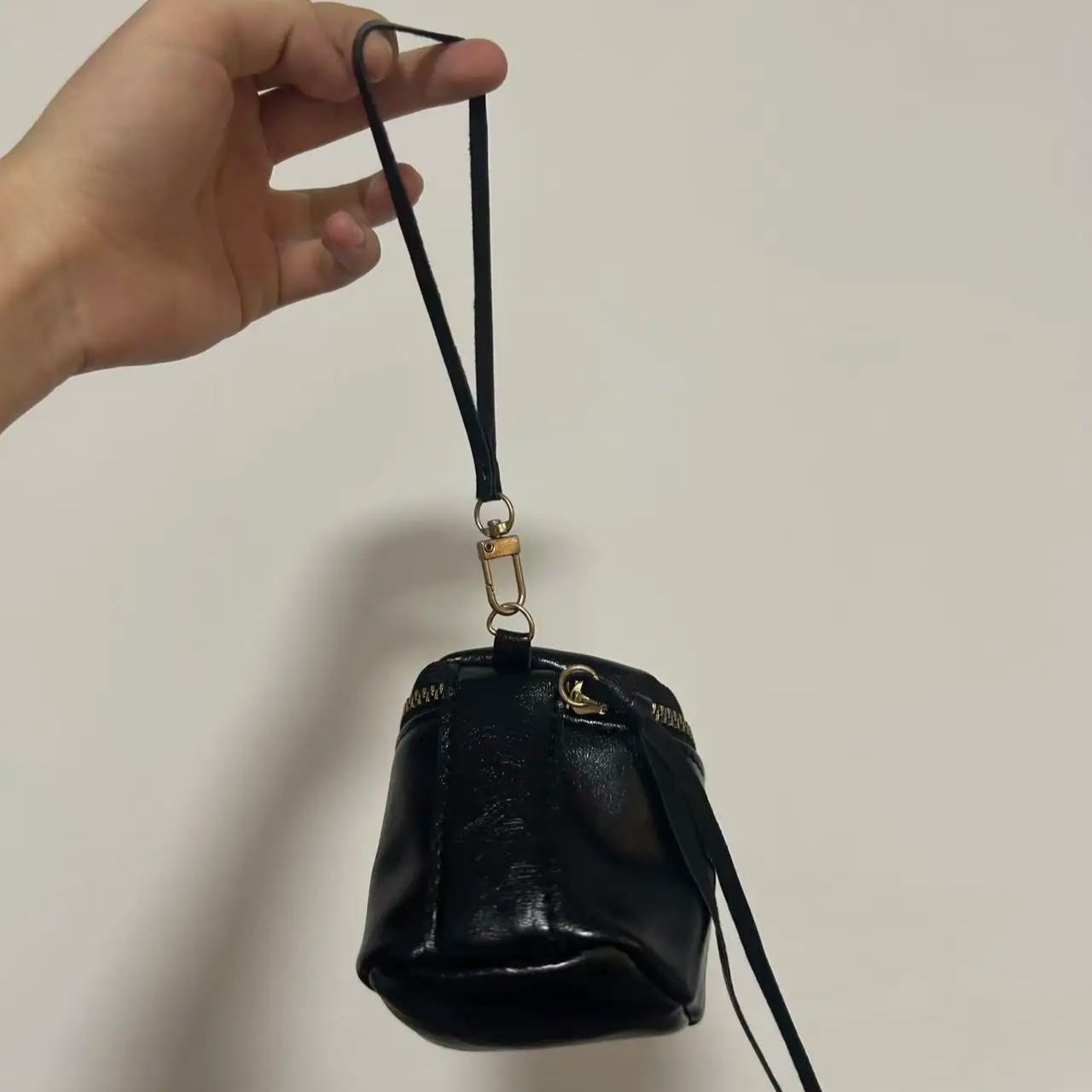Retro mini leather texture keybag, fashionable headphone hanging bag, keybag storage, large capacity coin purse