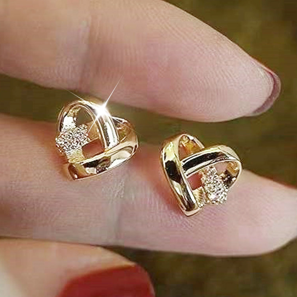 Huitan Cute Butterfly Stud Earrings for Women Gold Color/Silver Color Fashion Ear Piercing Accessories Fancy Jewelry