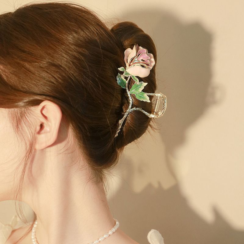 1pc Super fairy rose flower hair clip with feminine temperament, twisted hair clip with delicate Chinese style shark clip