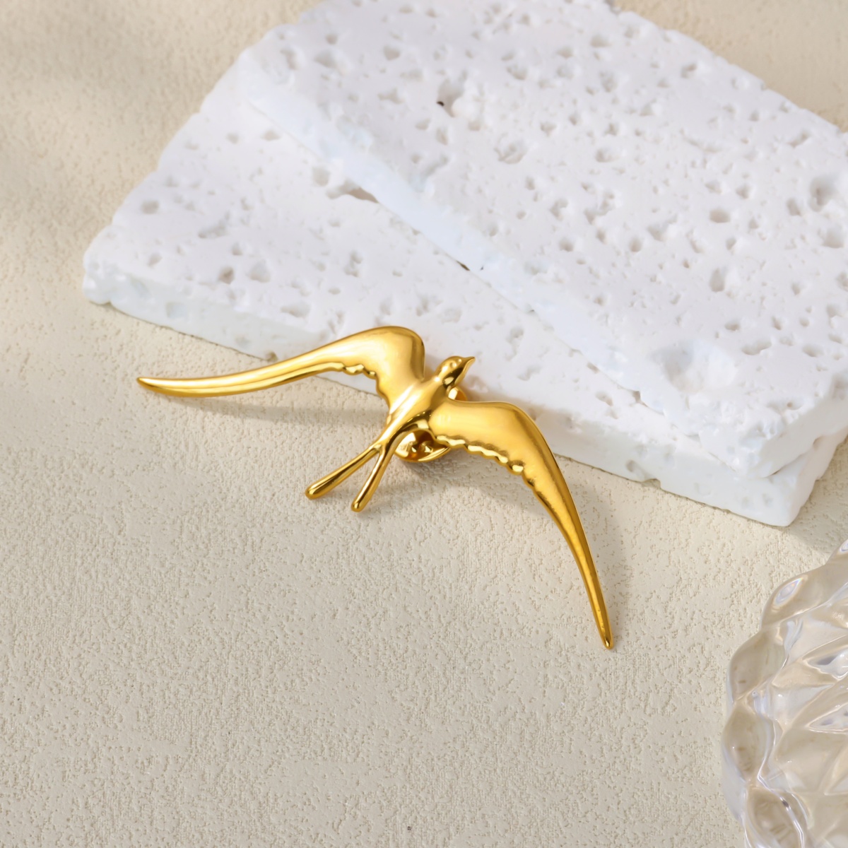 Free Shipping Bird Pin Brooch For Women Stainless Steel Gold Color Brooch 2025 New Fashion Wedding Party Jewelry